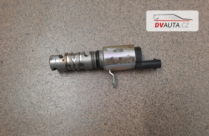 Snímač otáček vačkového hřídele 04E906455D